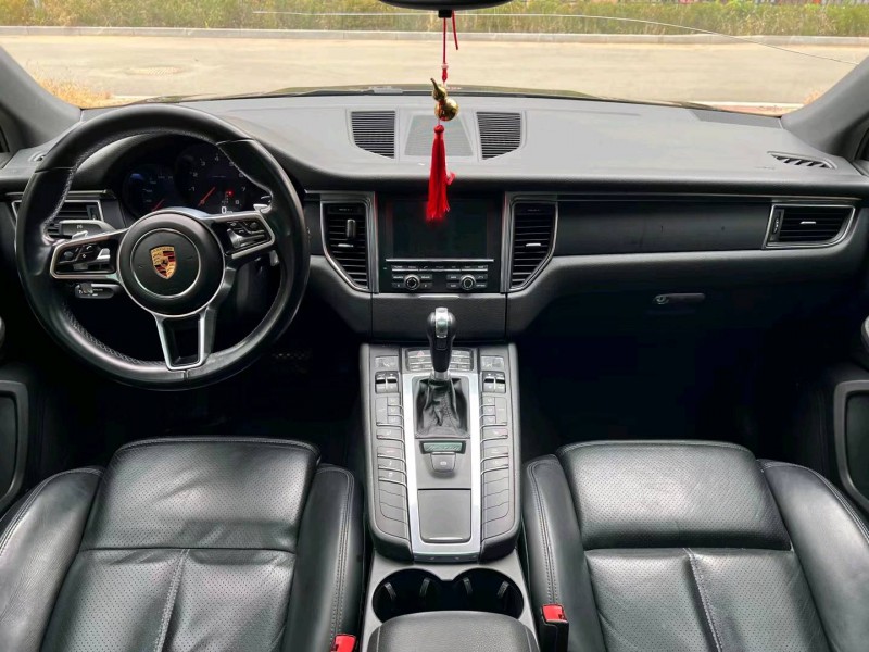 邯郸15年保时捷Macan5