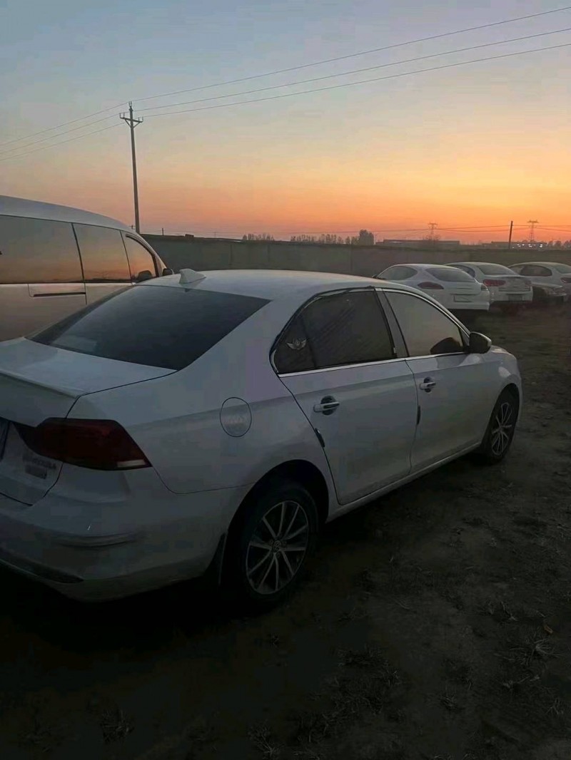 潍坊21年大众桑塔纳8