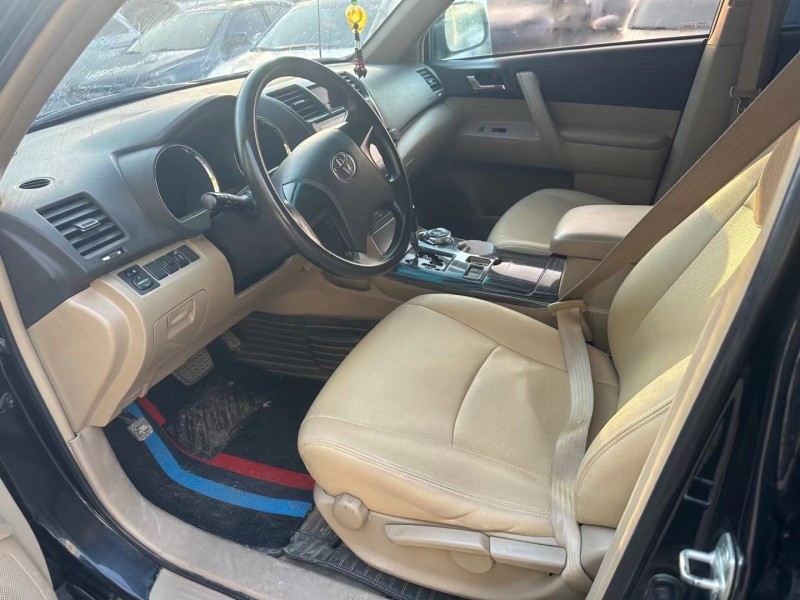 济宁12年丰田汉兰达6