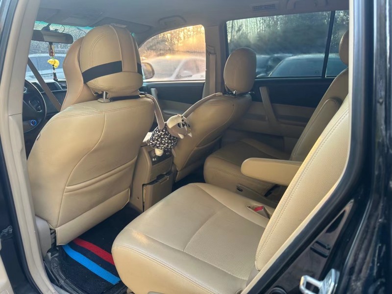 济宁12年丰田汉兰达7