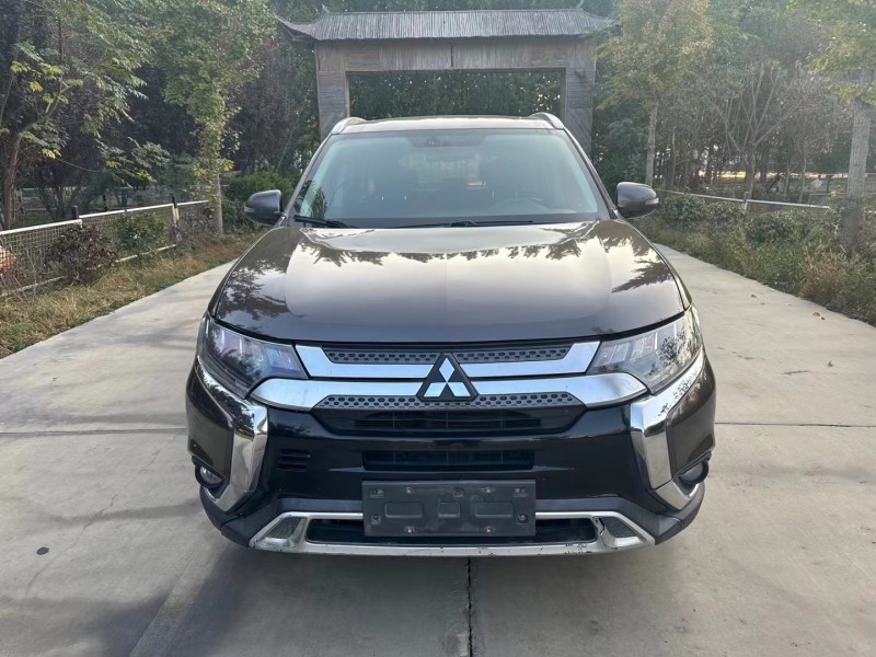 济宁20年三菱欧蓝德1