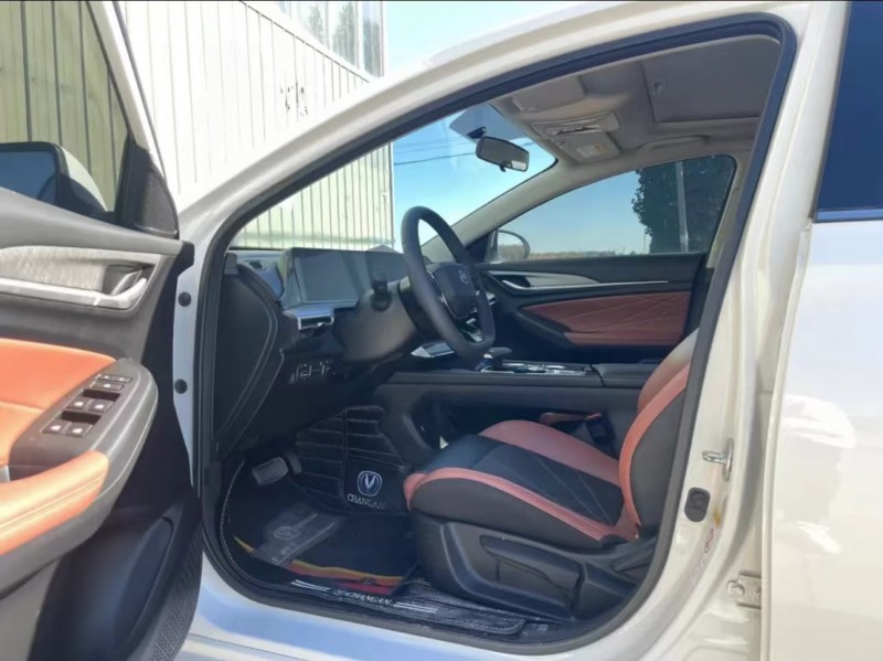 济宁22年长安汽车逸动7