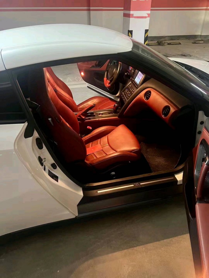 广州14年日产GT-R8