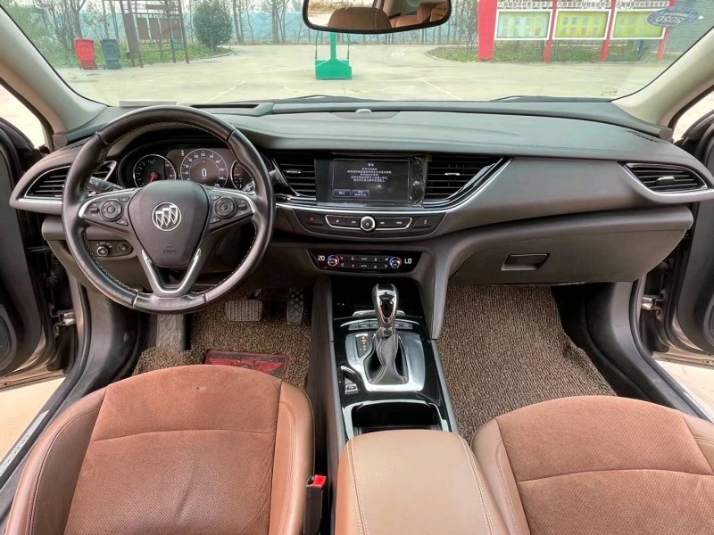 徐州18年别克君威8