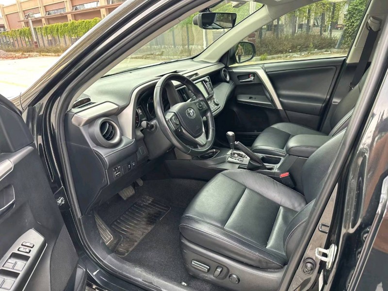 河源18年豐田RAV4榮放4