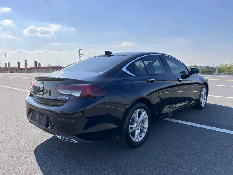 盐城21年别克君威8