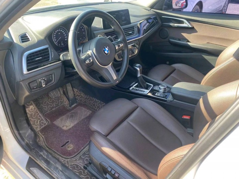 保定20年宝马1系8