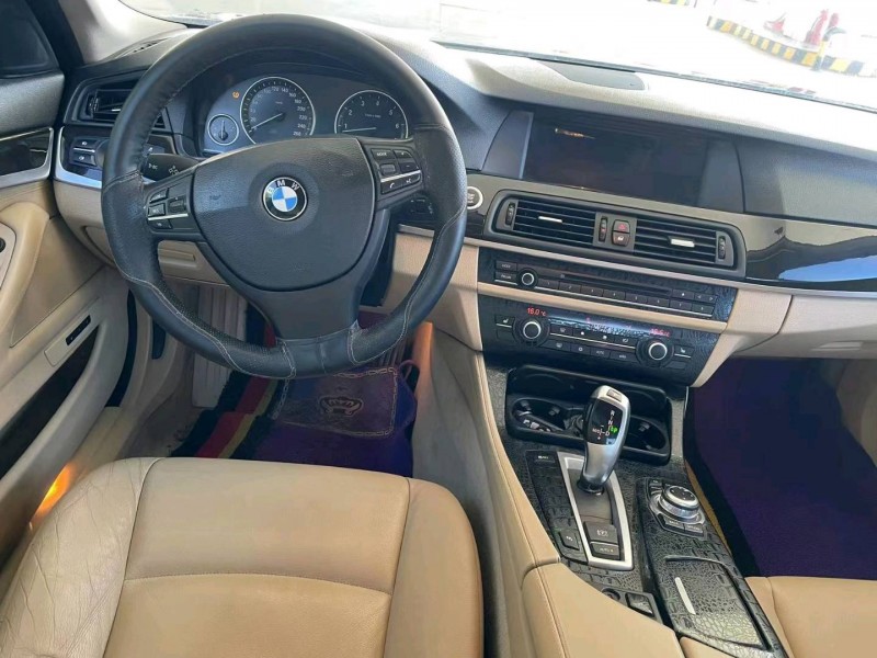 保定12年宝马5系7