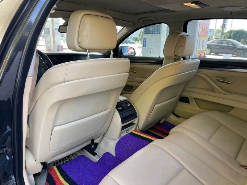 保定12年宝马5系8