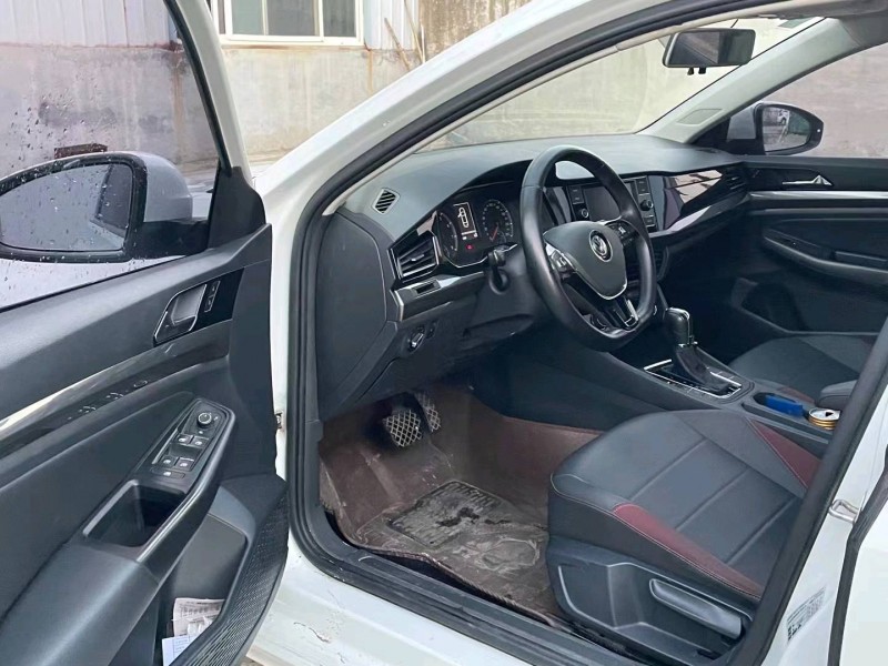 济宁19年大众宝来5