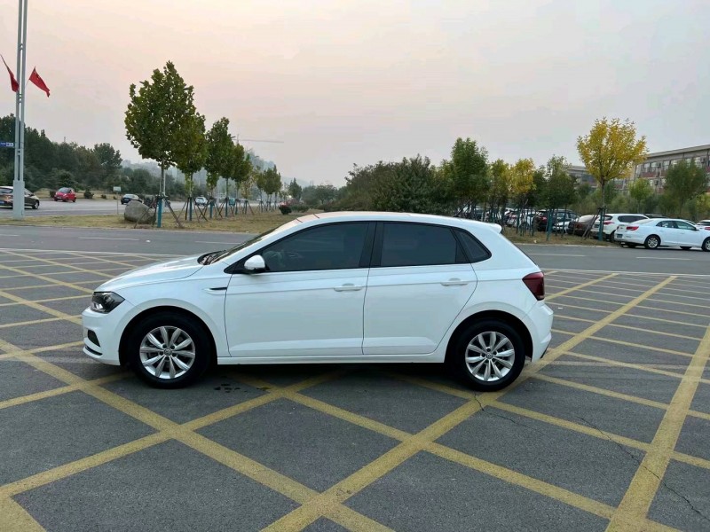 青岛21年大众polo8