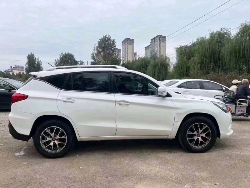 菏泽17年比亚迪宋7