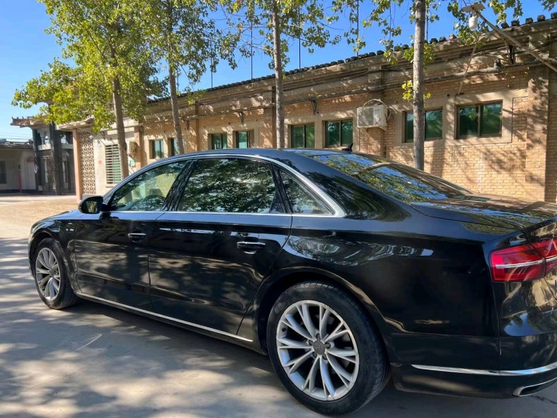 保定16年奥迪A8L7