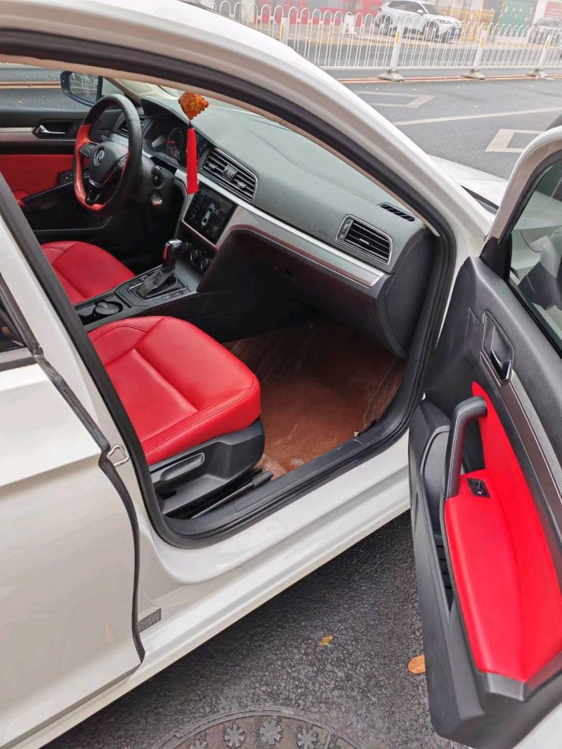 保定19年大众凌渡4