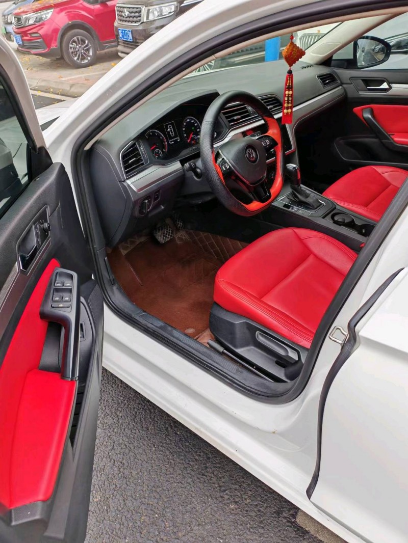 保定19年大众凌渡7