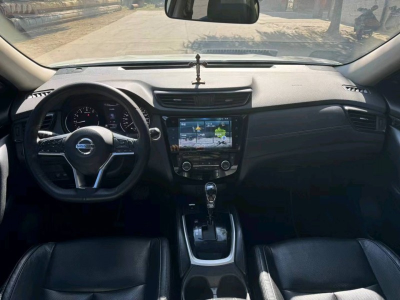 保定19年日产奇骏5