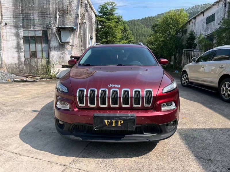 珠海17年Jeep自由光1