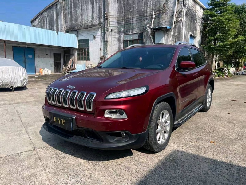 珠海17年Jeep自由光2