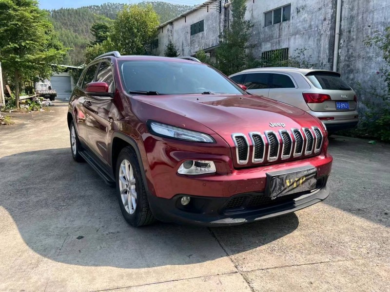 珠海17年Jeep自由光3