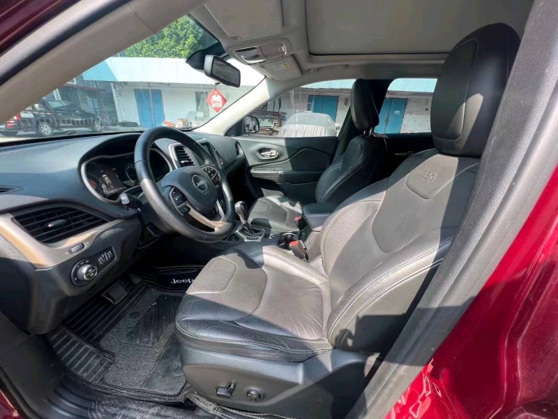 珠海17年Jeep自由光7