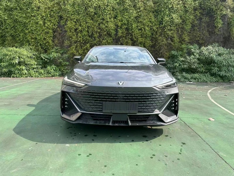 重庆23年长安汽车UNI-V1