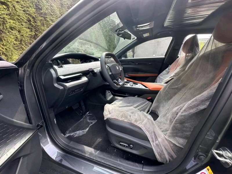 重庆23年长安汽车UNI-V7