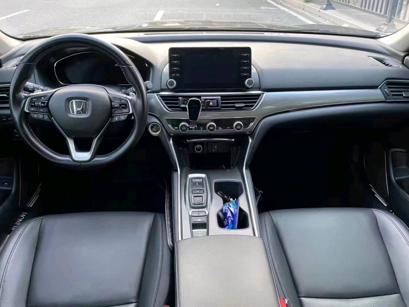 广州20年本田雅阁5