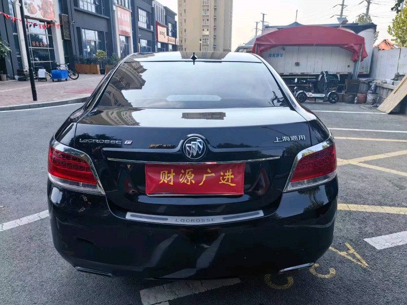 枣庄10年别克君越6