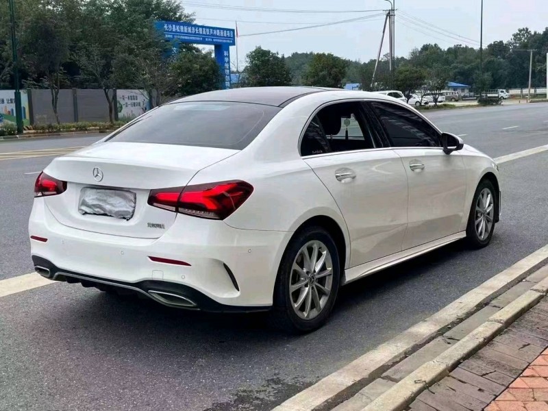 衡阳19年奔驰A4