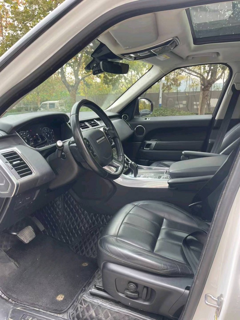 东营19年路虎揽胜运动8