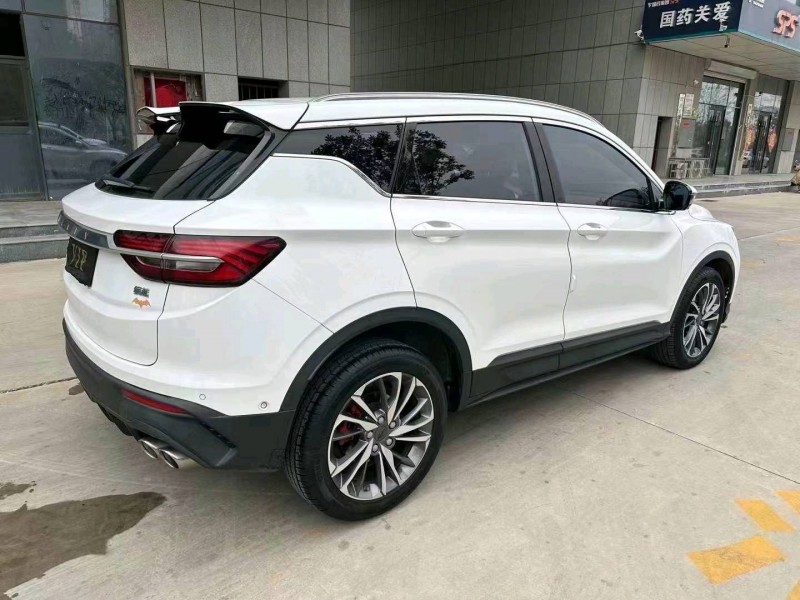 东营19年吉利缤越8