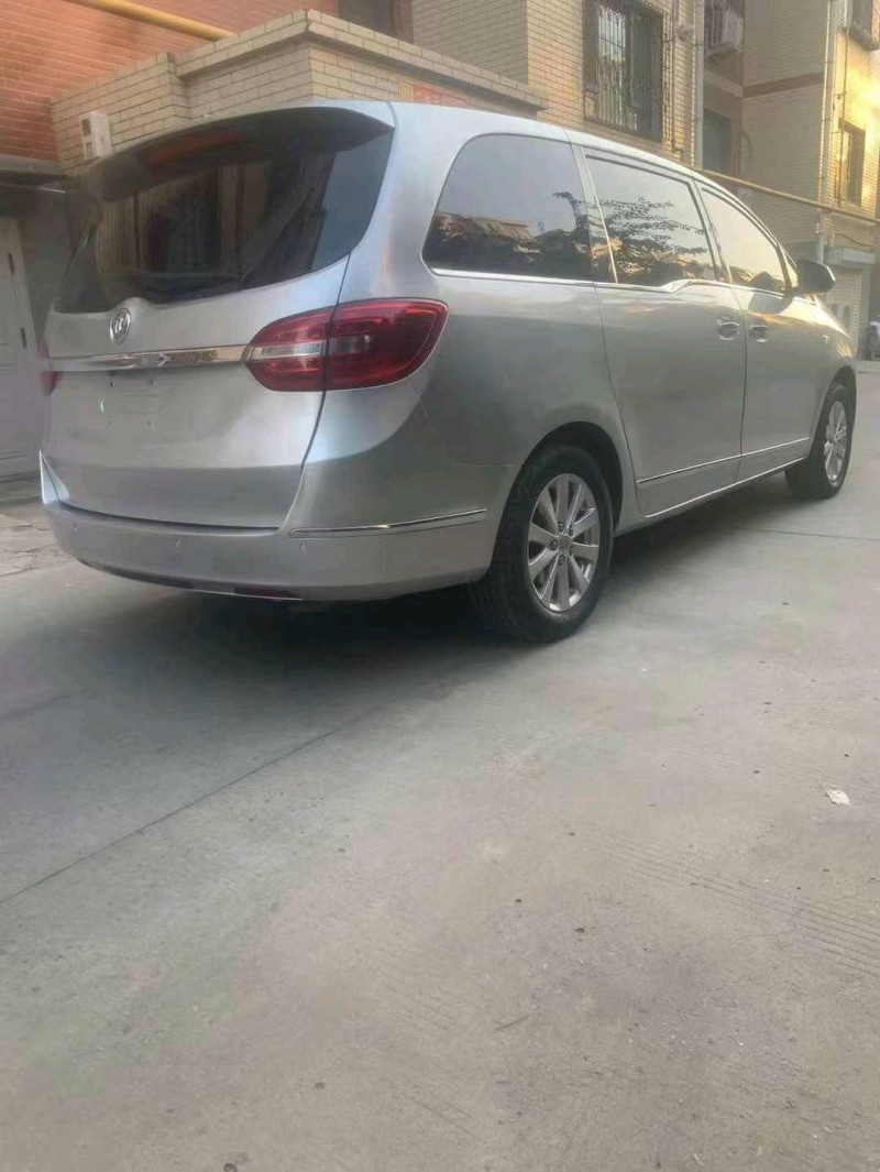 邢台17年别克GL88