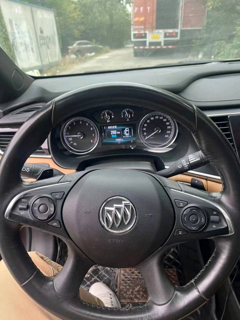 宿迁17年别克君越5