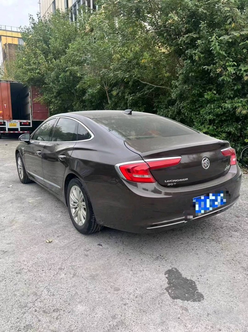 宿迁17年别克君越8