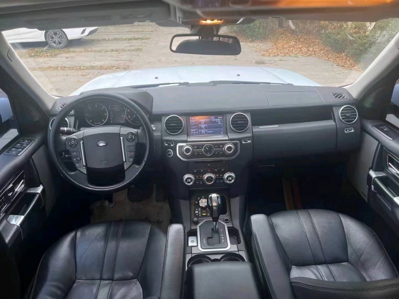 青岛12年路虎发现5