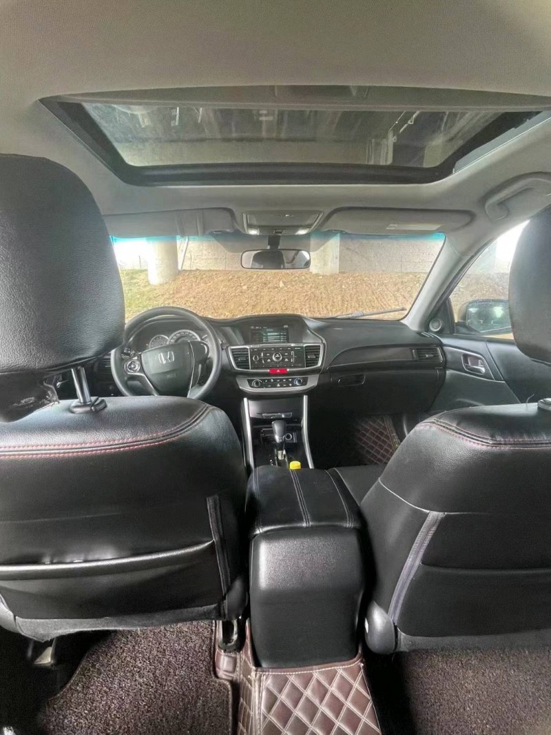 青岛14年本田雅阁5