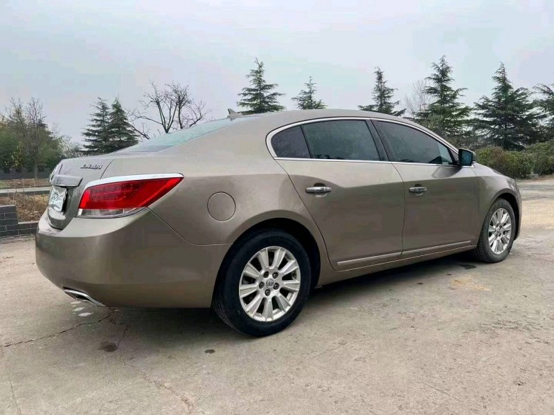 东营10年别克君越6