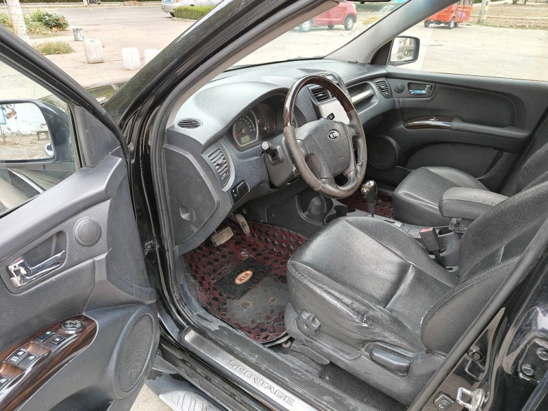 济宁11年起亚狮跑6