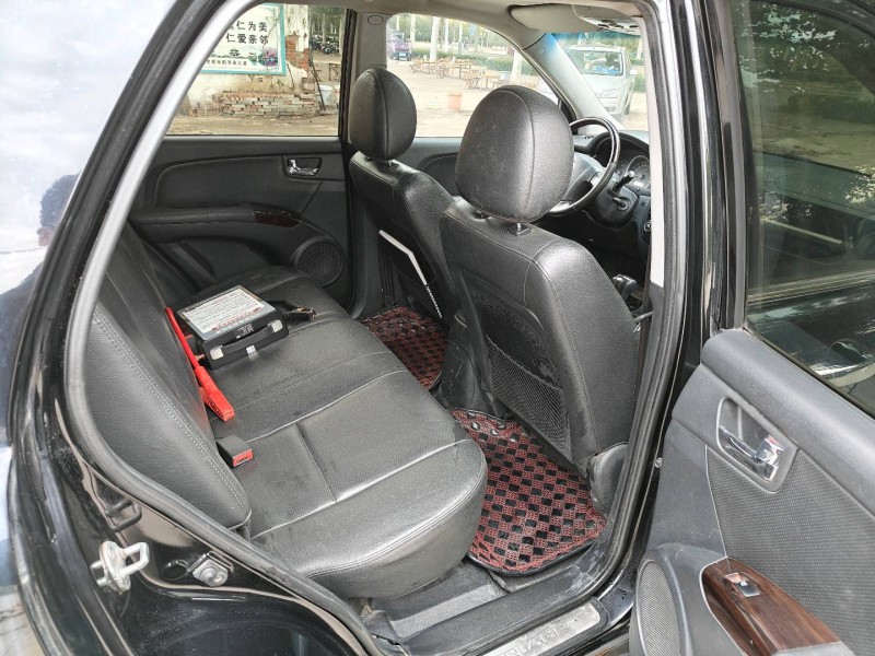 济宁11年起亚狮跑9