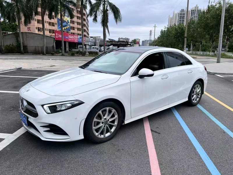 珠海21年奔驰A3