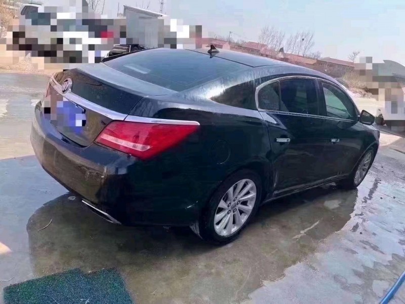 青岛15年别克君越8