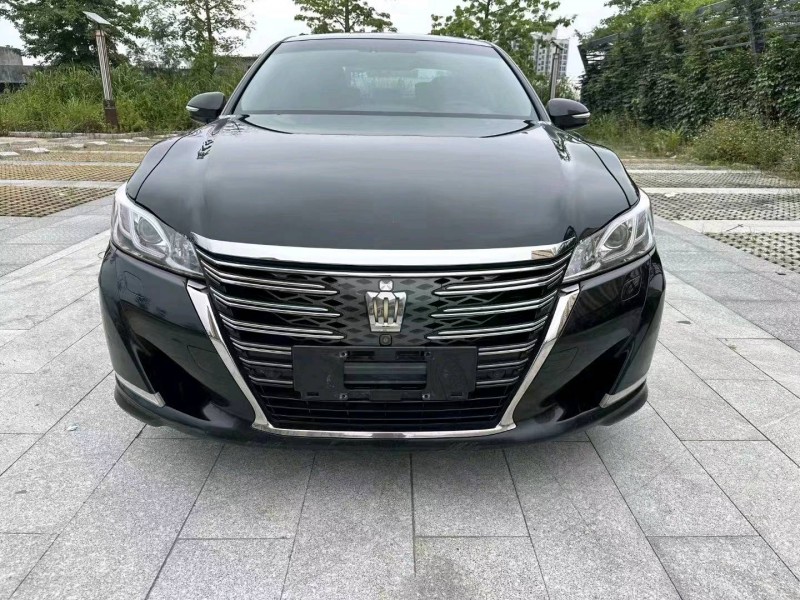 珠海19年丰田皇冠1