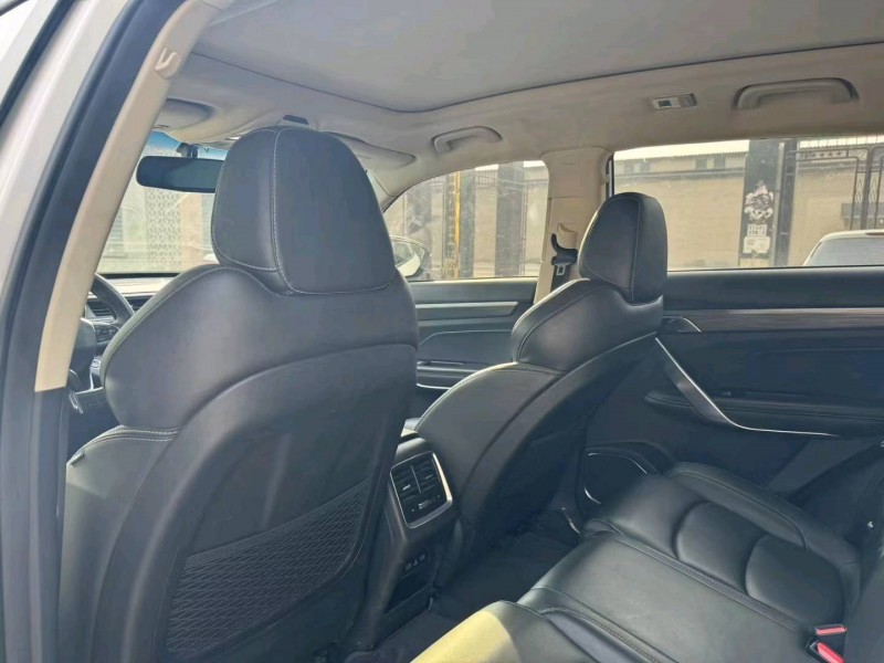 保定19年吉利博越5