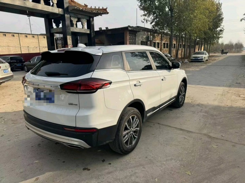 保定19年吉利博越7