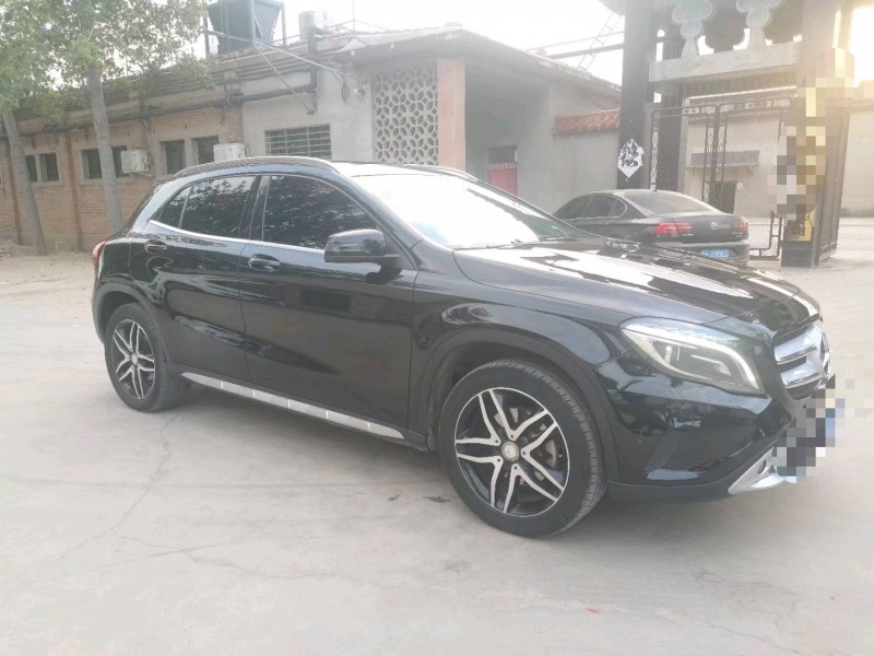 保定16年奔驰GLA2