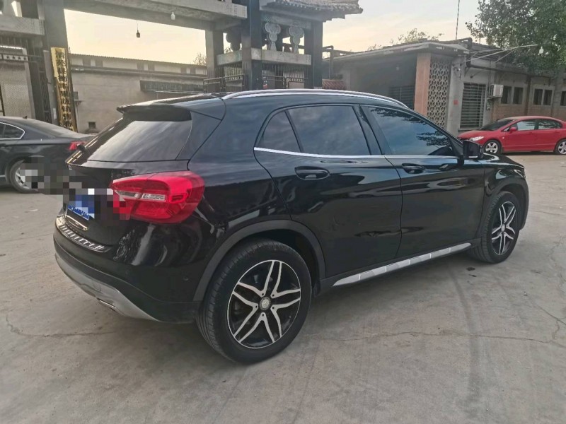 保定16年奔驰GLA8