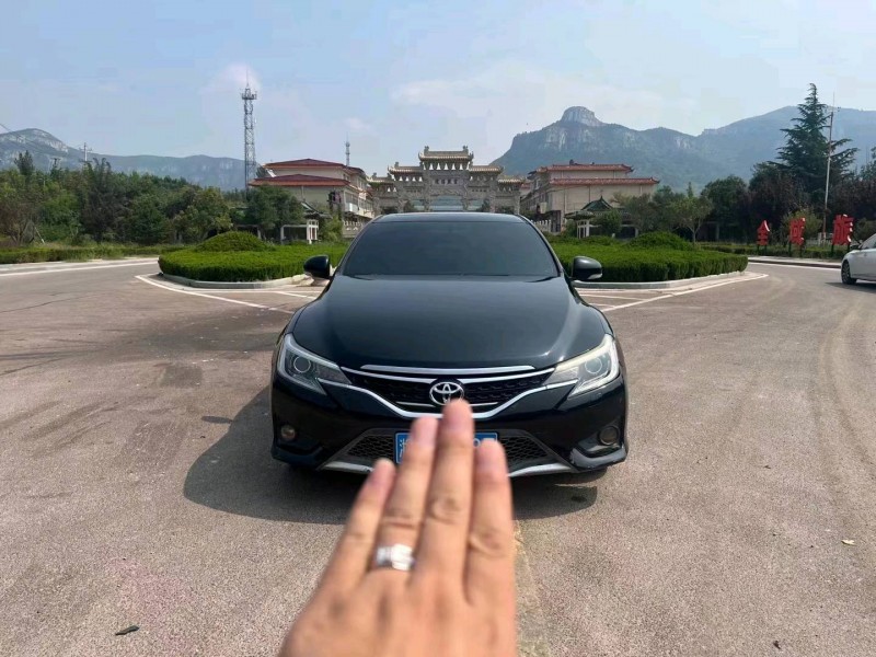 济南14年丰田锐志1