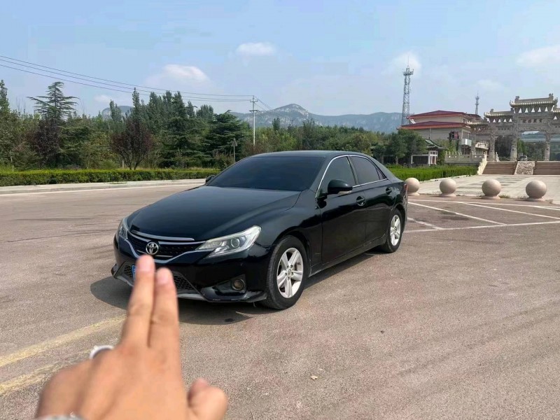 济南14年丰田锐志2