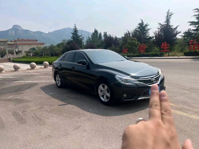 济南14年丰田锐志3