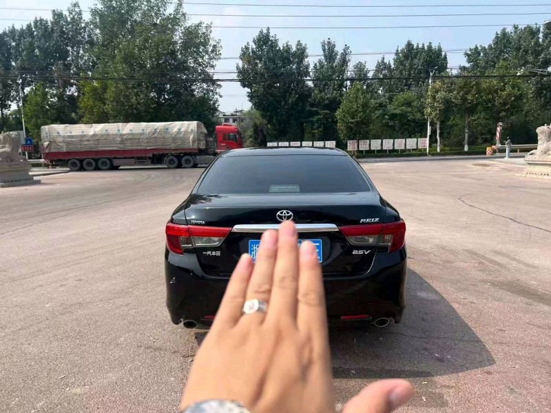 济南14年丰田锐志9